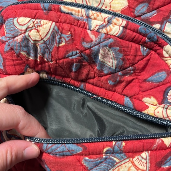 Backpack. Soft. A few compartments inside. - Picture 6 of 7